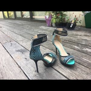 High heeled sandal with the ankle strap